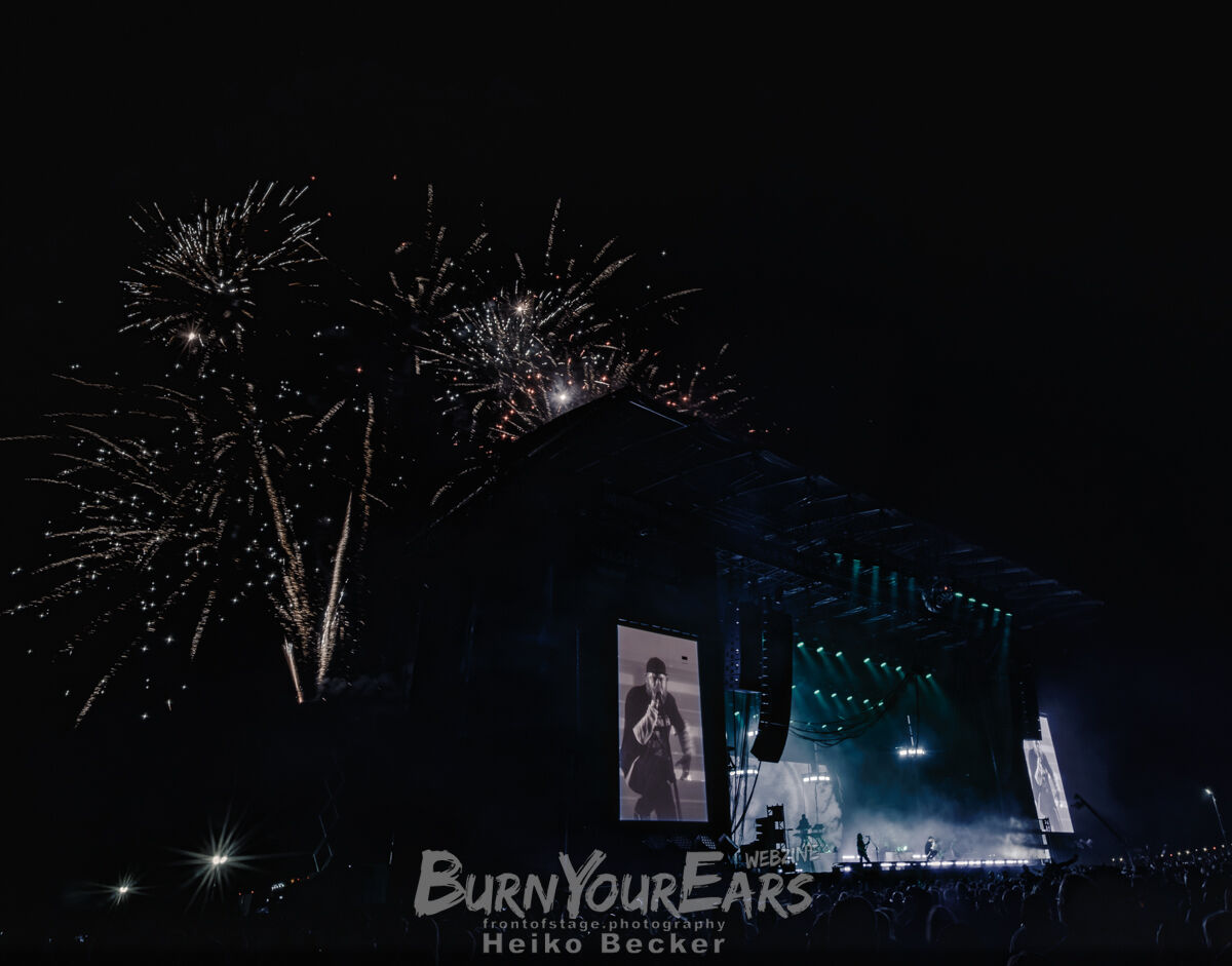 Schlusspunkt: Feuerwerk über der Mainstage zum Abschluss des Reload Festivals 2026.