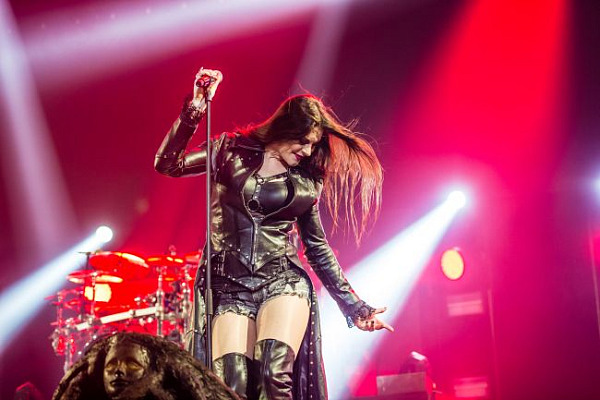 NIGHTWISH während der Tour zu "Endless Forms Most Beautiful" in Oberhausen 2015 