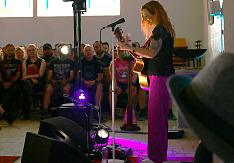 Anneke van Giersbergen in der Wackener Kirche