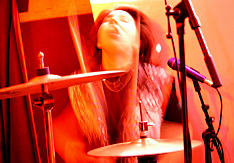 Schlagzeugerin Francisca „Pancha“ Torés 